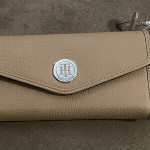 The Tommy Hilfiger Wallet Trifold Clutch